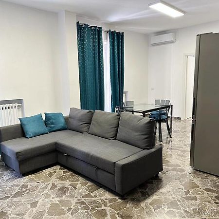 Lb&B Holiday Suite Downtown Bari Luaran gambar